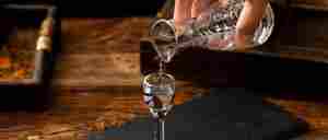 把酒和这种饮料混在一起喝,可能会损害大脑|全营销数字服务平台丨榕媒圈